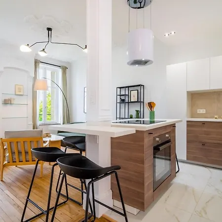 Le Chic De Medreville * *