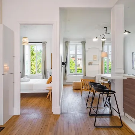 Apartament Le Chic De Medreville * *