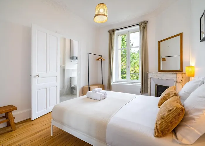 Apartment Le Chic De Medreville * *